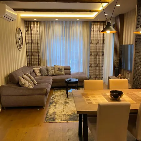 Golden Lux Apartment
