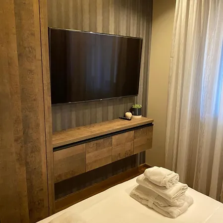Golden Lux Apartment *