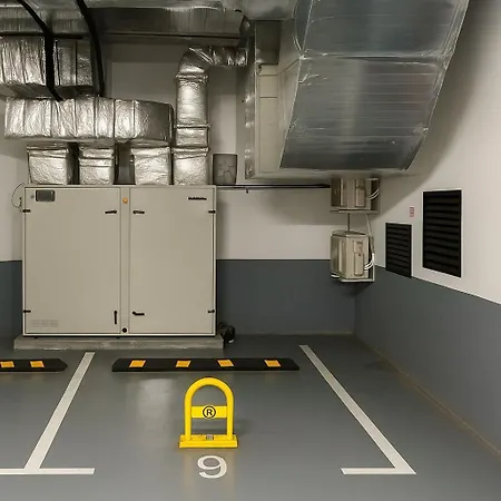 Golden Lux 아파트