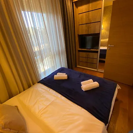 アパート Golden Lux ズラティボール