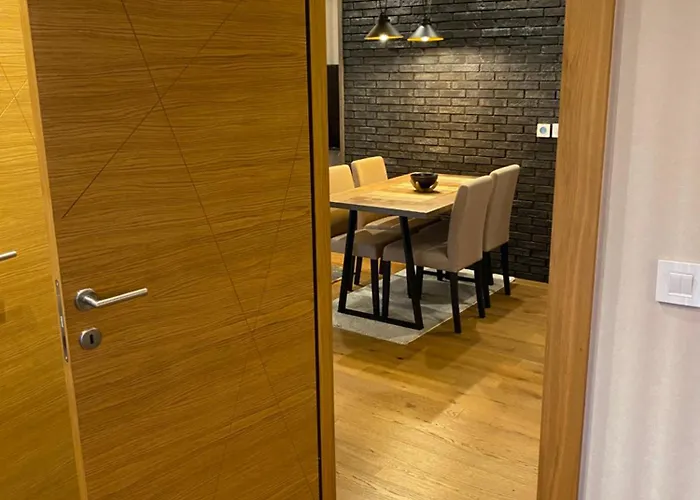 Golden Lux * Ζλάτιμπορ